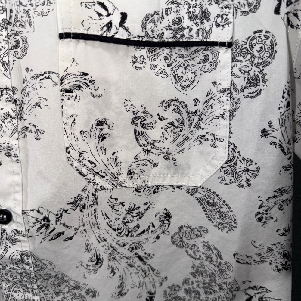 Jean of Buffalo Short Sleeve Shirt Size Medium Floral Pattern On White Shirt - Picture 4 of 7